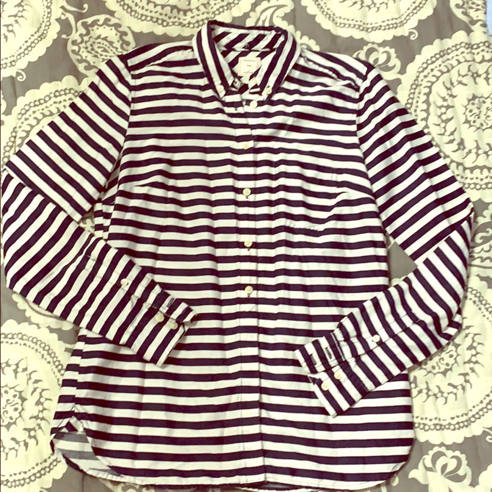 Gap Navy Blue and White Striped Button Down